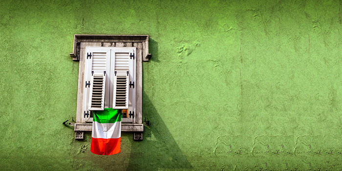 Finestra con tricolore italiano