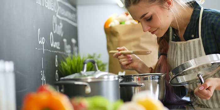 Cucinare sul piano a induzione